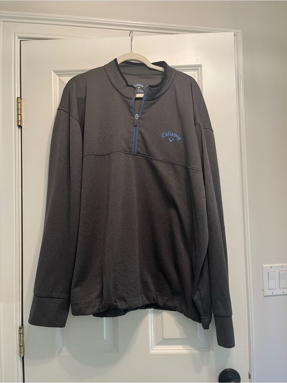 Callaway Men’s Lightweight Quarter-Zip Pullover – Charcoal with Blue Accents